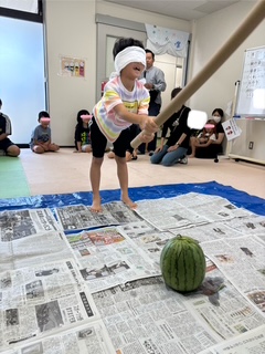 7月24日(木)スイカ割り🍉・100gに挑戦!