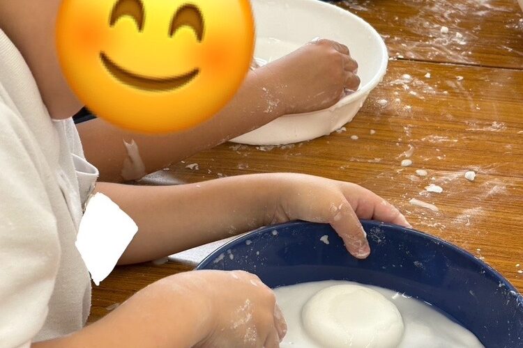 7月18日(金)　不思議な不思議な片栗粉遊び✨