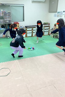 ３月６日(金)　ボールを集めて🥎