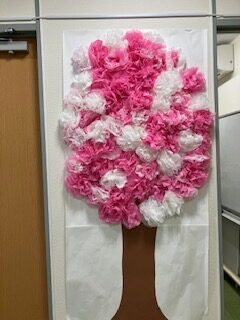 ３月２４日(火)　桜の木を作ろう🌸