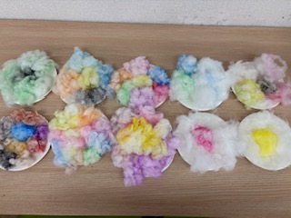 3月6日(金)　🏵️色綿でお花作り🏵️