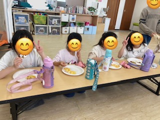 3月27日(金)　餃子の皮でピザ作り🍕